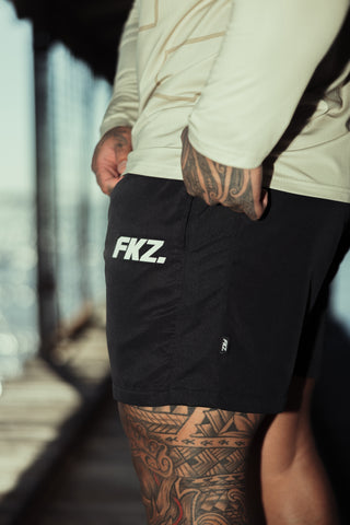 FKZ STAPLE SHORT - BLACK / WHITE