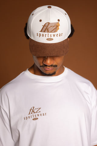 D1/26 T-SHIRT – WHITE/BROWN